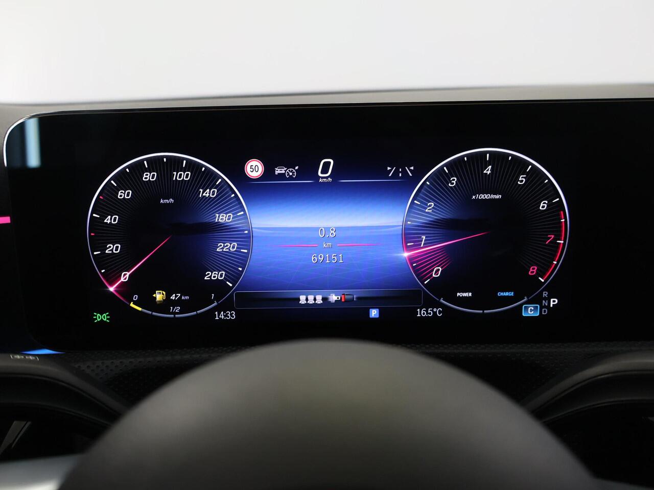 Mercedes-Benz A-KLASSE 180 AMG Line | Premium pack | Panoramadak | Multibeam |