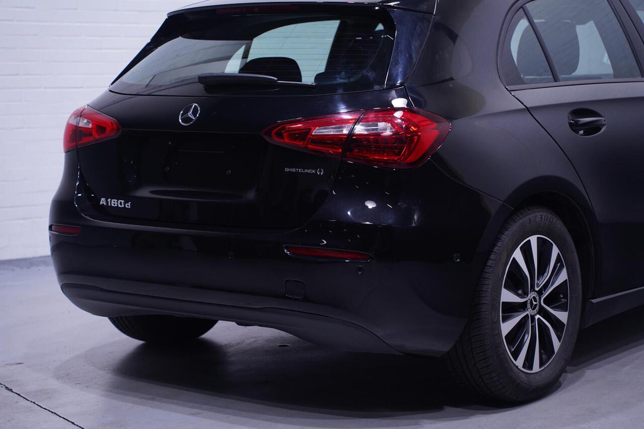 Mercedes-Benz A-KLASSE 180d Design Navi Camera Stoelverwarming PDC v+a