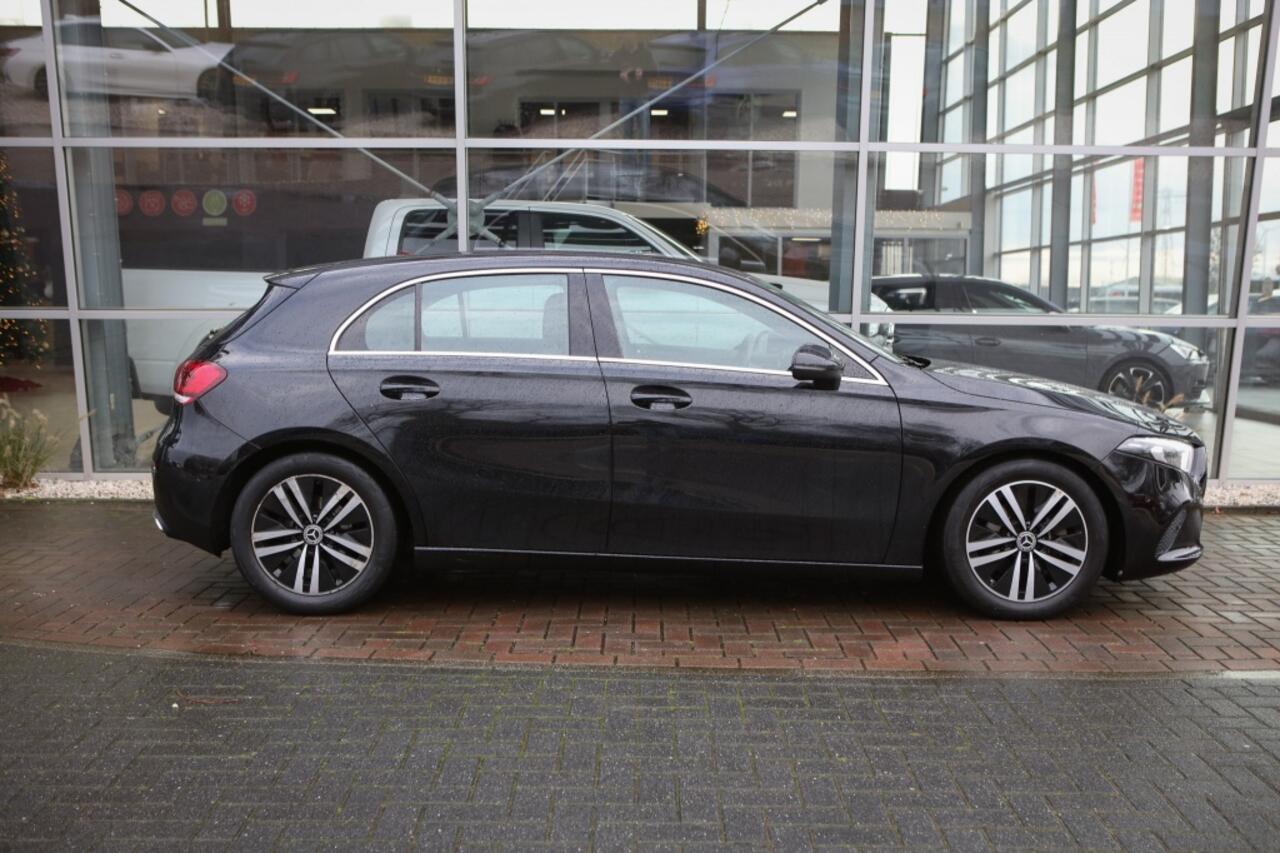 Mercedes-Benz A-KLASSE 200 Progressive | Navigatie | Achteruitrijcamera | Stoelverwarmi