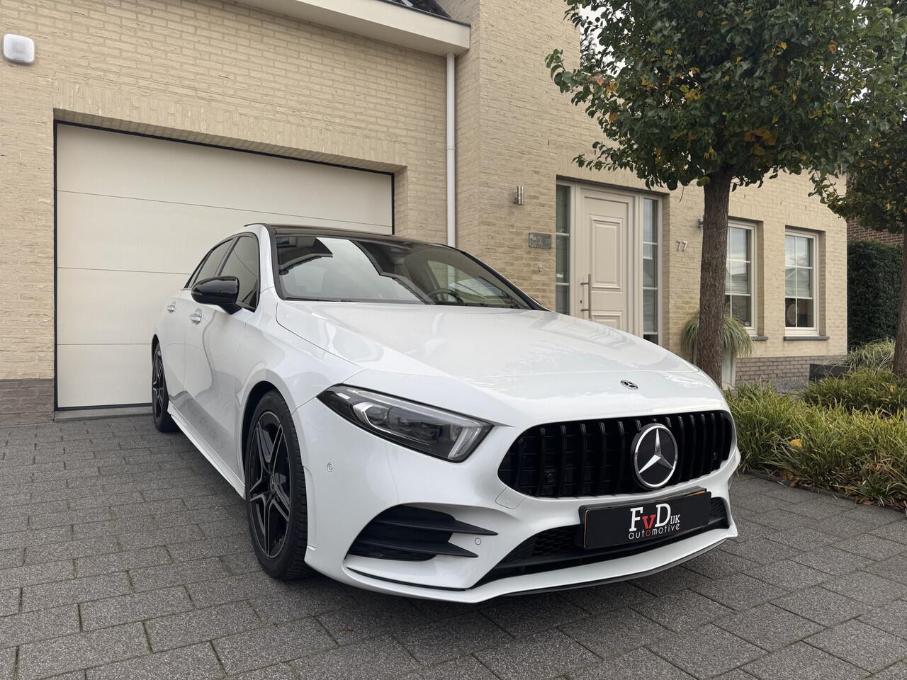 Mercedes-Benz A-KLASSE 180 AMG Aut Panoramadak Nightpakket Widescreen SfeerVerlichting Keyless SportLeder Led Camera Pdc