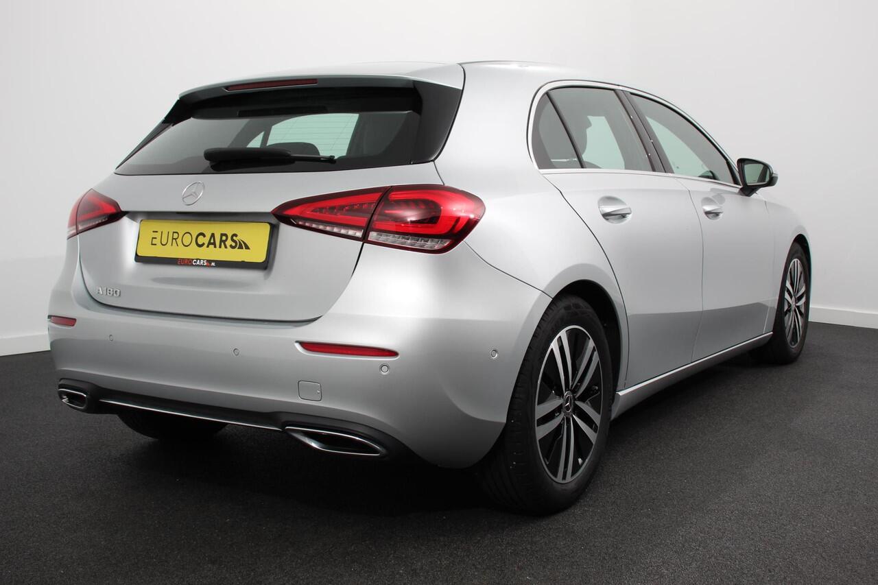 Mercedes-Benz A-KLASSE 180 Progressive 7-DCT | Navigatie | Climate Control | Virtual Cockpit | Stoelverwarming | 17" Lichtmetalen velgen | Parkeer sensoren | Cruise Control Prijs Incl. BOVAG Garantie