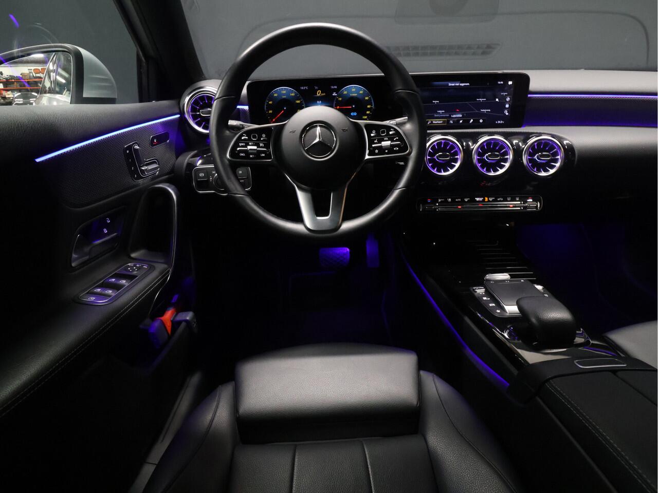 Mercedes-Benz A-KLASSE 250 e Sport [SCHUIFKANTELDAK, LED, CAMERA, MEMORY SEATS, APPLE CARPLAY, BURMESTER SOUND, ANDROID, VOL LEDER, NIEUWSTAAT]