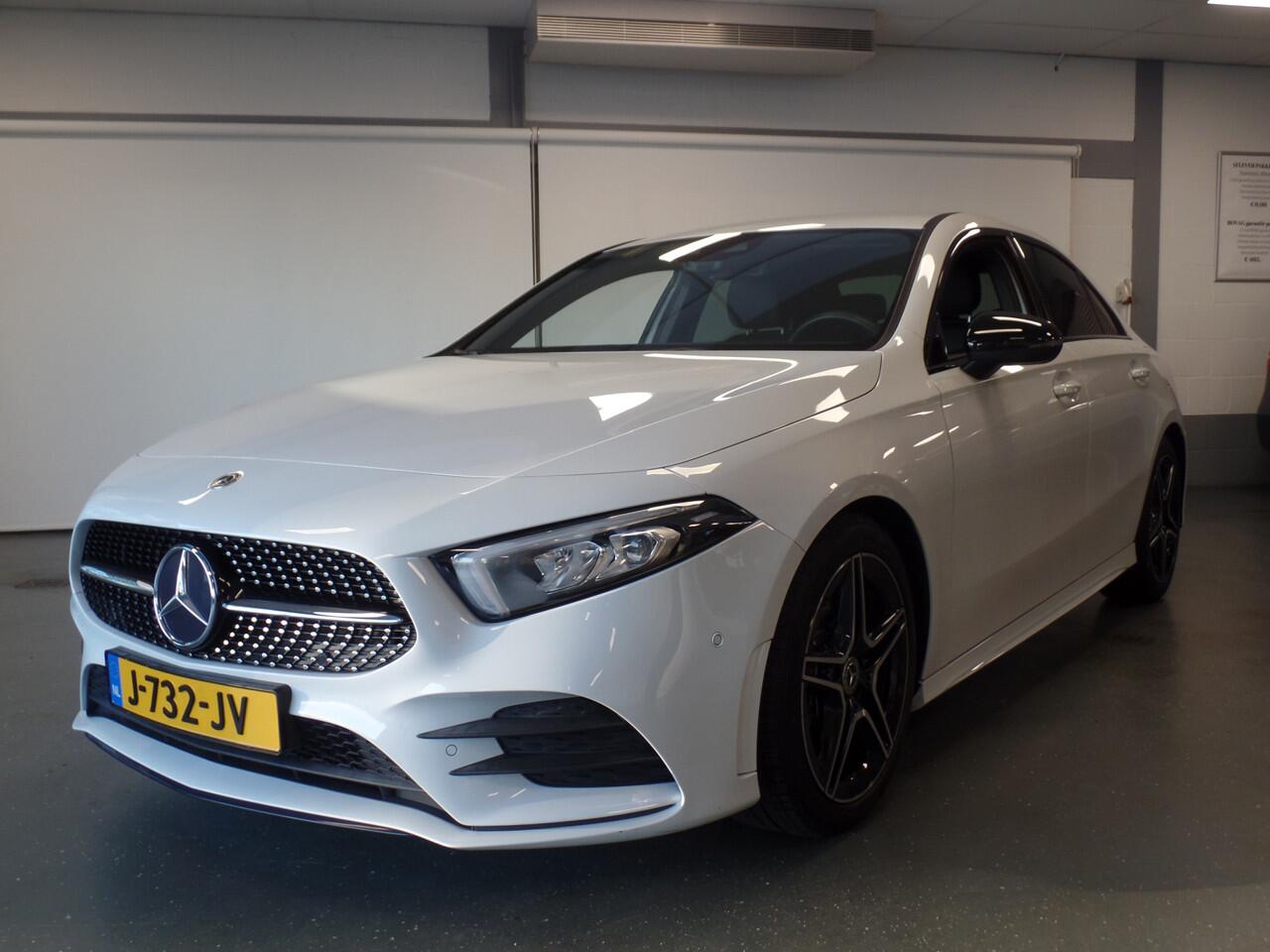 Mercedes-Benz A-KLASSE 180 Business Solution AMG, Automaat, Full options, Amg pakket!!, Navigatie, Achteruitrijcamera, Clima controle, Cruise controle, Stoel verwarming, Sportstoelen Alcantara/ Leder, Lm velgen Amg 18'', 37.000km!!, Nederlandse auto!! Bovag afleverpakket 695,-