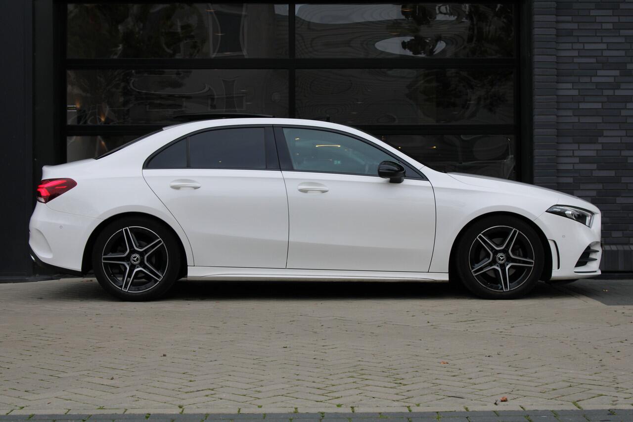 Mercedes-Benz A-KLASSE 180 Business Solution AMG | NAP | PANO/SCHUIFDAK | AMG-LINE | ALARM KLASSE 3 | CAMERA |