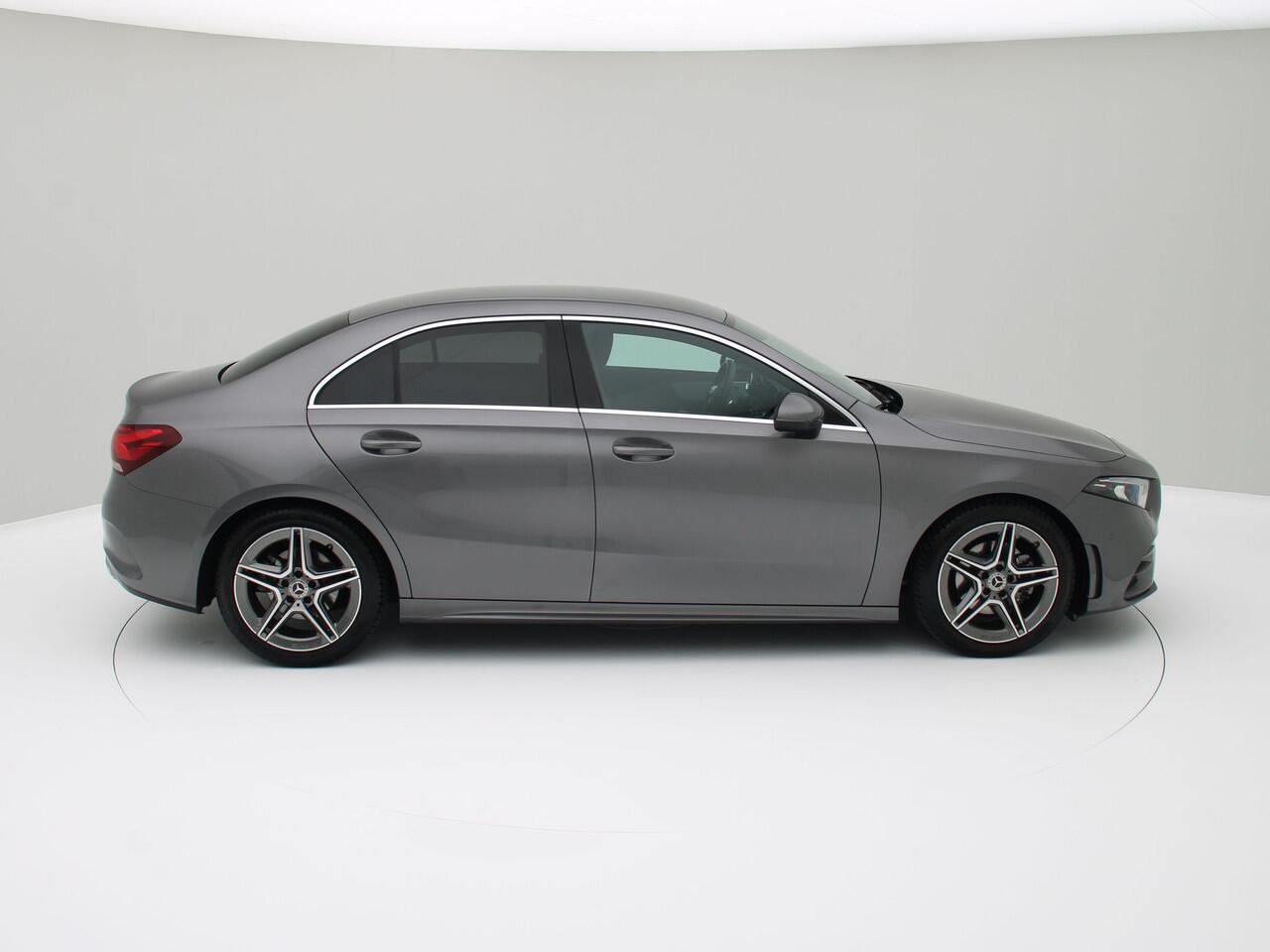 Mercedes-Benz A-KLASSE 200 Business Solution AMG Camera / Wide screen / Origineel NL