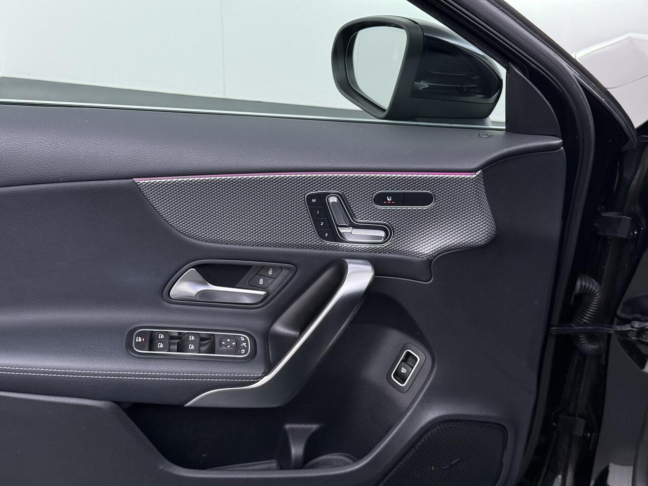 Mercedes-Benz A-KLASSE 180 Luxury | Memory Pano Multibeam Camera