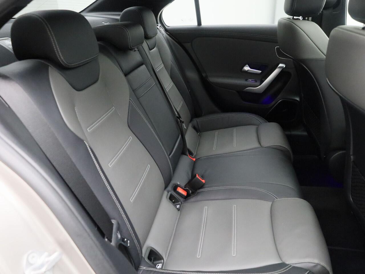 Mercedes-Benz A-KLASSE 200 Business Solution AMG | PANO | BURMESTER | SFEERVERL.| ADAPTIVE | MEMORY | STOELVERW.