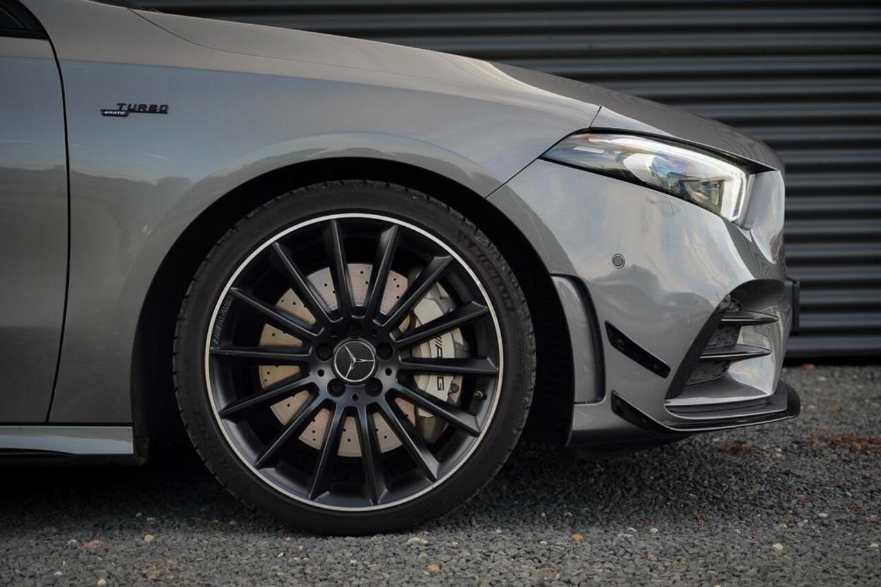 Mercedes-Benz A-KLASSE AMG 35 4M / Memory / Rij-Assistentie / Night / Sfeerverlichting / Leder