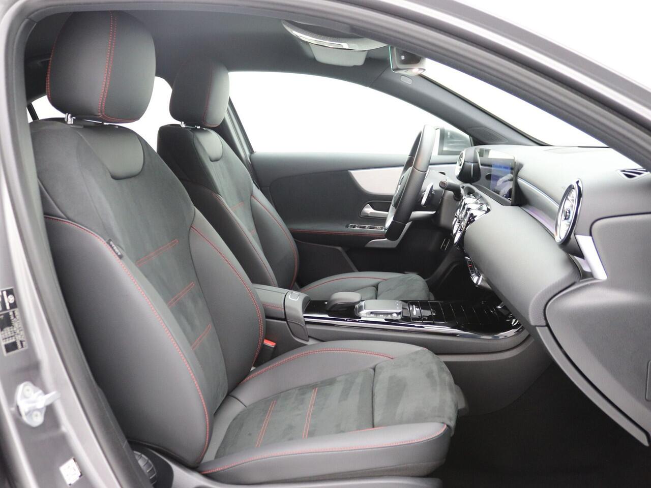 Mercedes-Benz A-KLASSE 200 Business Solution AMG Camera / Wide screen / Origineel NL