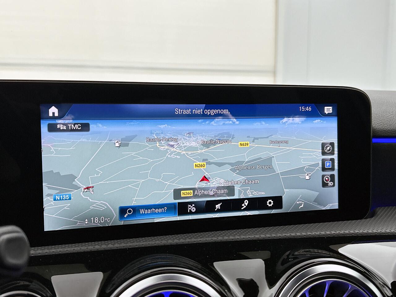 Mercedes-Benz A-KLASSE 250 e AMG Plug-In Hybride | Panoramadak | Achteruitrijcamera | Nightpakket | Sfeerverlichting | Burmester | Inclusief 24 maanden MB Certified garantie voor Europa.