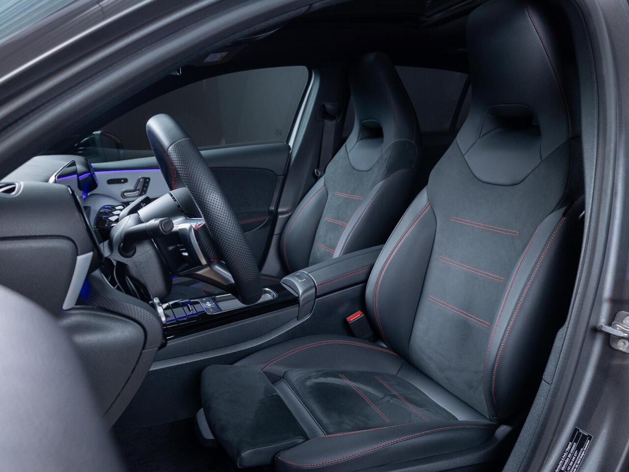 Mercedes-Benz A-KLASSE Hatchback 180 Star Edition AMG Limited Premium PLUS | Panorama dak