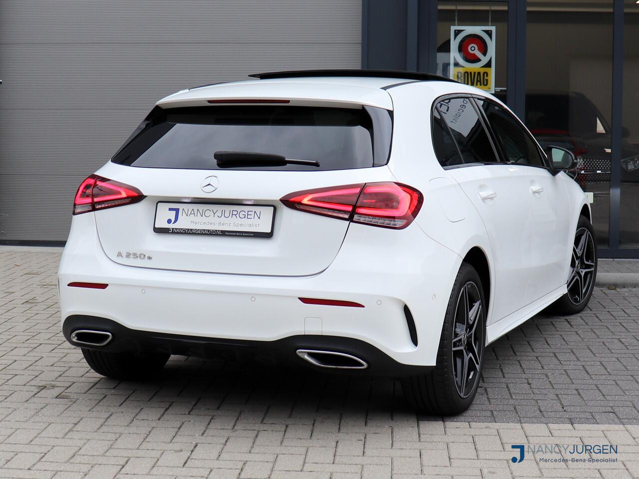 Mercedes-Benz A-KLASSE 250 e AMG| 8G Aut | MBUX High End | Night Pakket | Panoramadak | Apple Car Play/Android Auto | Ambiente Light | Sound System | Parkeer Paket | Model 2023