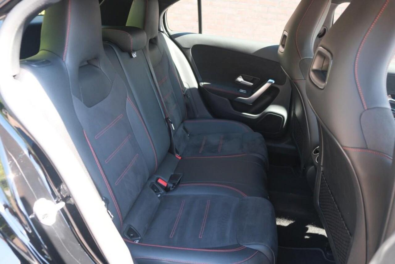 Mercedes-Benz A-KLASSE 200 163pk Aut. Business Solution AMG | Navi | Climate | Cruise | Camera | Stoelverwarming | PDC