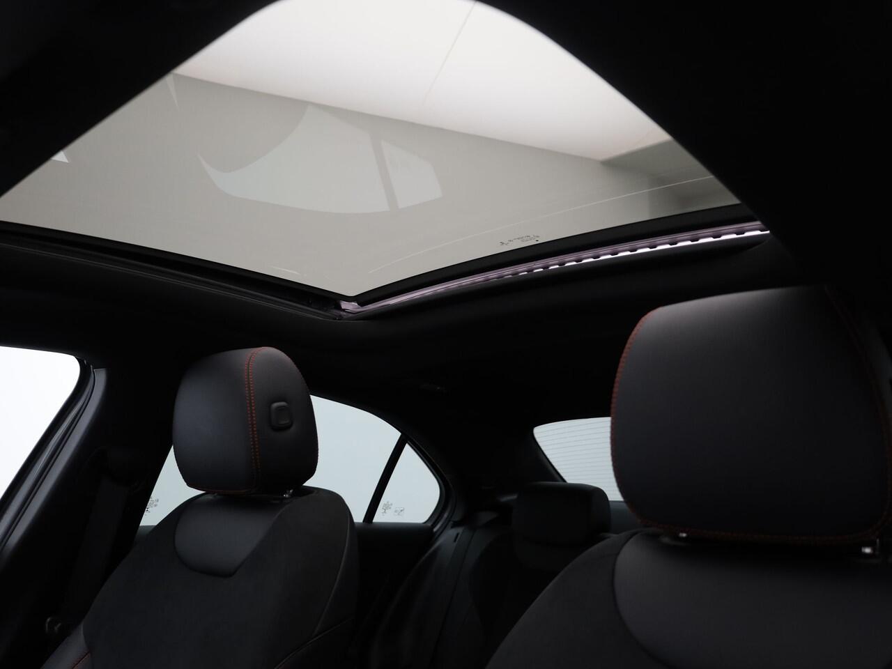 Mercedes-Benz A-KLASSE 250e AMG Line | PANO | CAMERA | KEYLESS | STOELVERW.