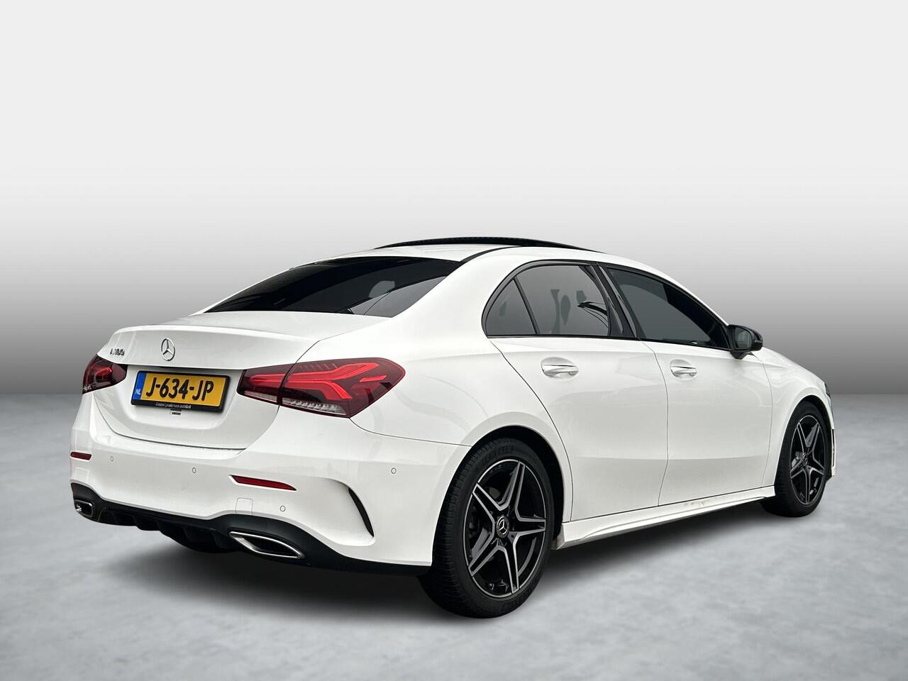 Mercedes-Benz A-KLASSE Limousine 180 AMG | Panoramadak | Cruise Control | Stoelverwarming