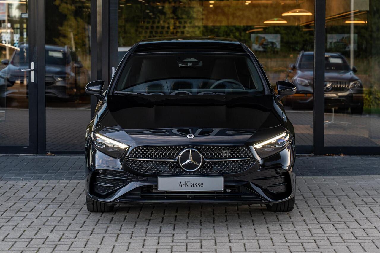Mercedes-Benz A-KLASSE 250e Business Solution AMG | Panoramaschuifdak | Night pakket | Achteruitrijcamera | Stoelverwarming | MULTIBEAM LED |