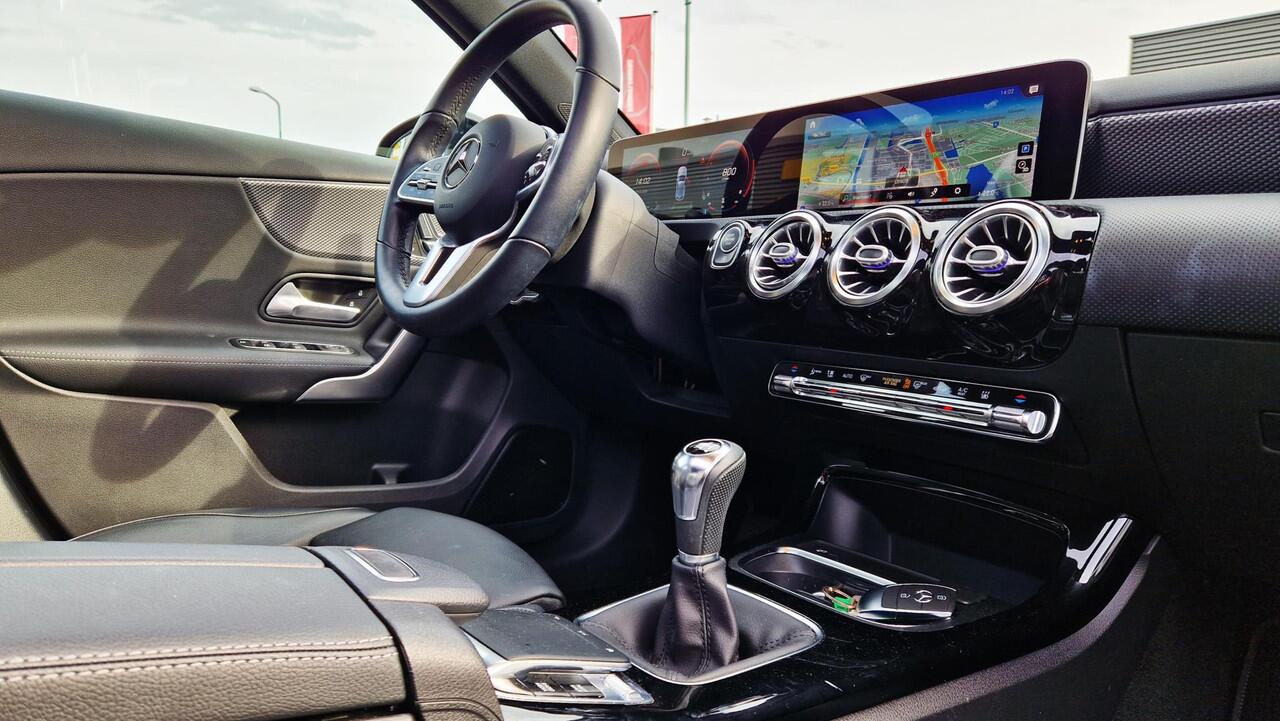 Mercedes-Benz A-KLASSE 200 Premium Plus AMG-Line