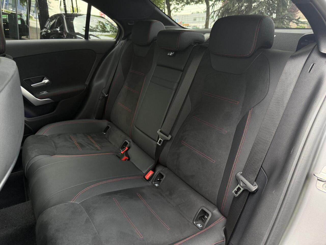 Mercedes-Benz A-KLASSE 180 AMG line | Premium Plus | Panoramadak | HUD |