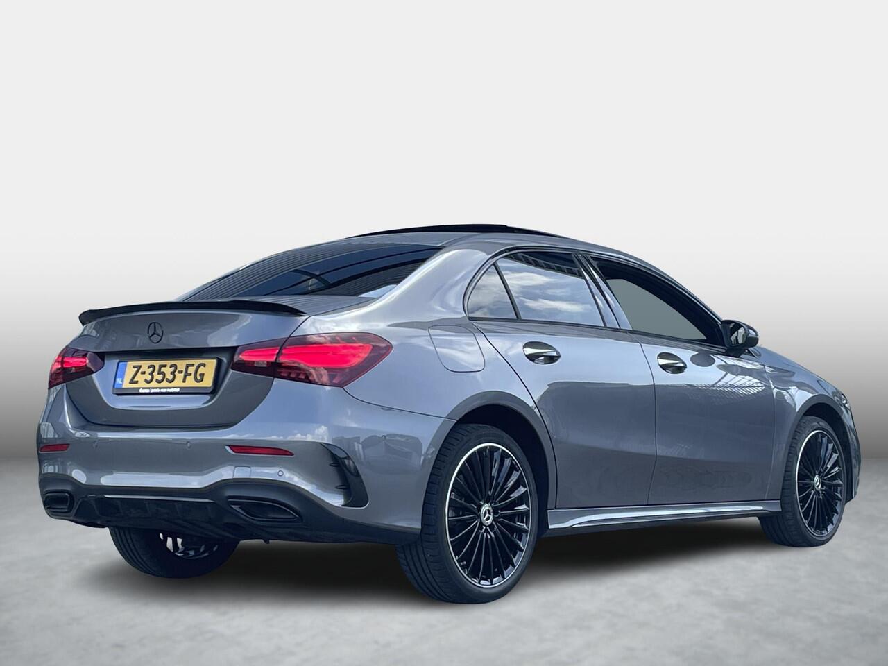 Mercedes-Benz A-KLASSE 250 e AMG | Panoramadak