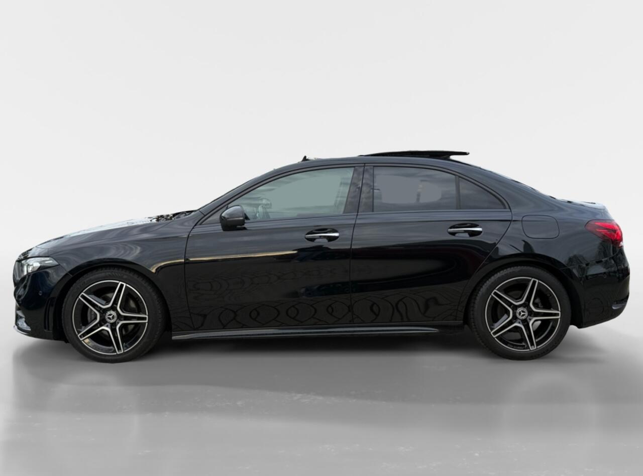 Mercedes-Benz A-KLASSE 180 AMG Line I Panoramadak I Leder I Widescreen