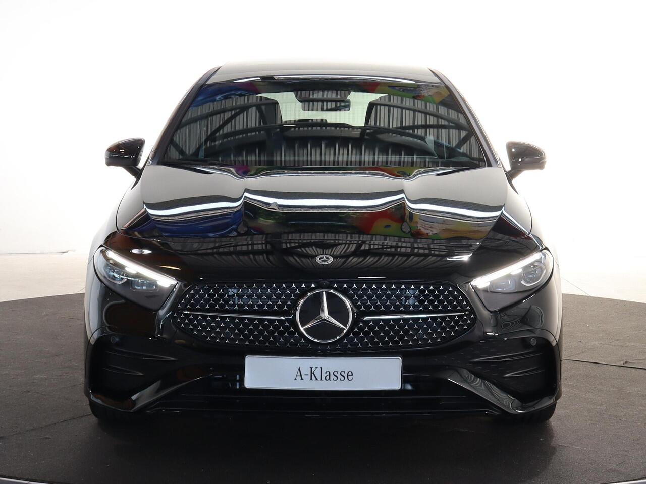 Mercedes-Benz A-KLASSE 180 Business Solution AMG | AMG Line Plus | Nightpakket | Panoramaschuifdak | Head-up display | Stoelverwarming voor| 360° camera | Dodehoekassistent |