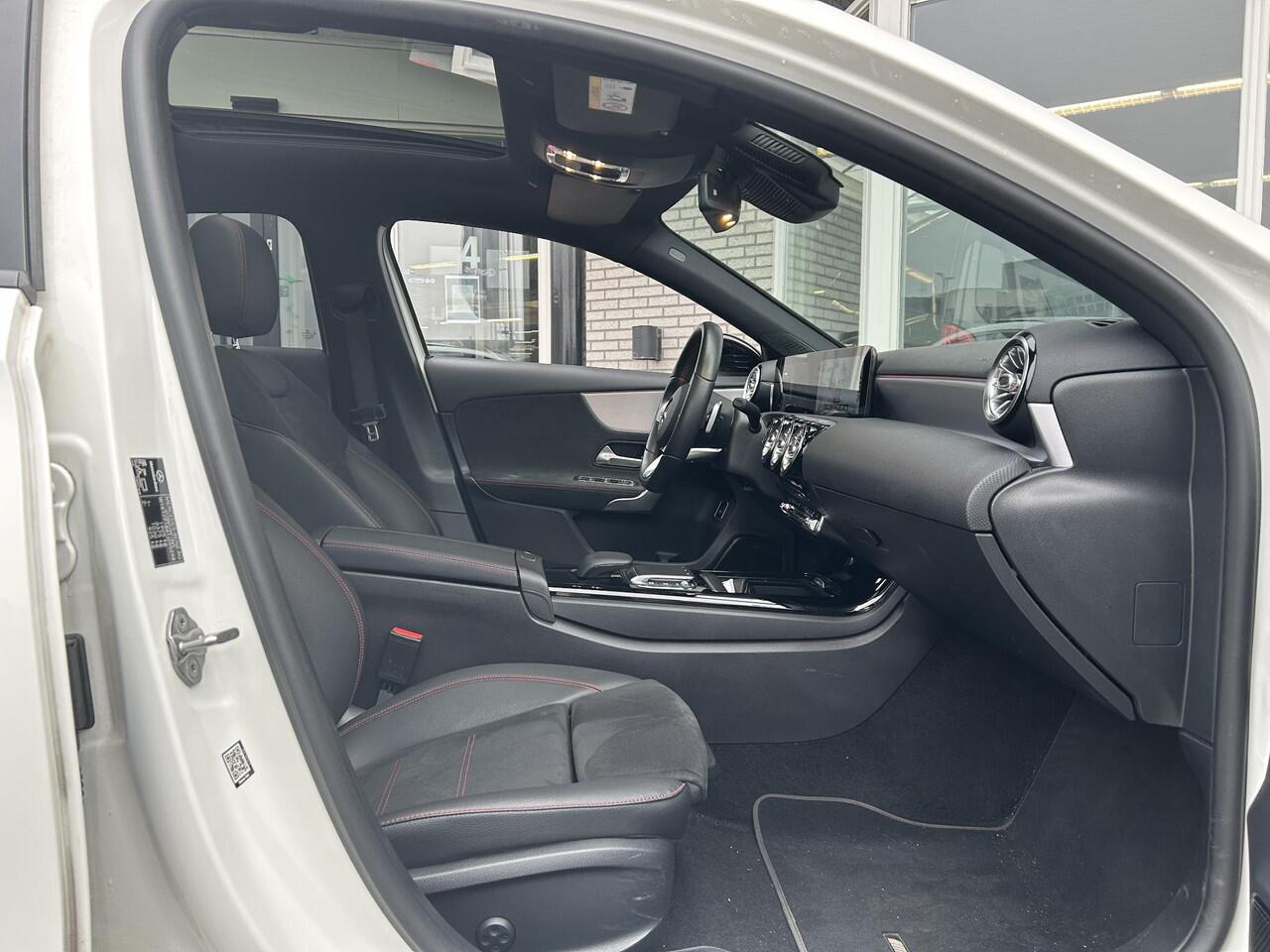 Mercedes-Benz A-KLASSE Limousine 180 AMG | Panoramadak | Cruise Control | Stoelverwarming