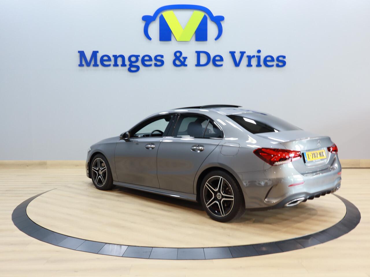 Mercedes-Benz A-KLASSE 180 Business Solution AMG Line | Airco ECC | LED | Camera | Sfeer | Navigatie | Cruise Control | Memory | Isofix | NAP |