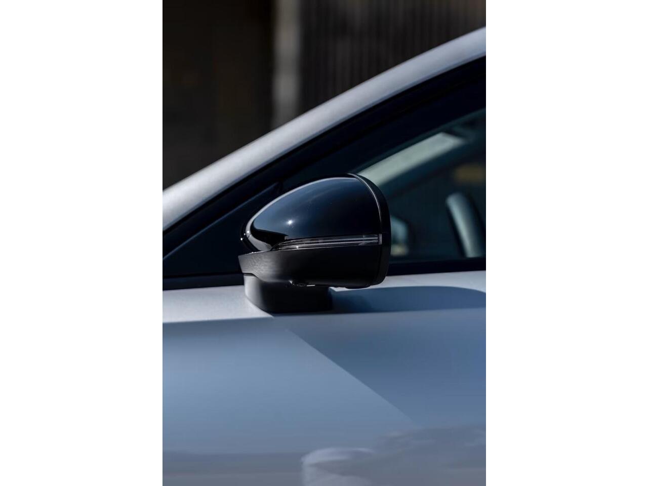 Mercedes-Benz A-KLASSE 250e AMG ** LED, MBUX+, 19-inch LMV, ADAPT. CRUISE, NIGHT PAKKET ** 1e EIG - UNFALLFREI - JUNGE STERNE ** ** INFORMEER OOK NAAR ONZE AANTREKKELIJKE FINANCIAL-LEASE TARIEVEN **