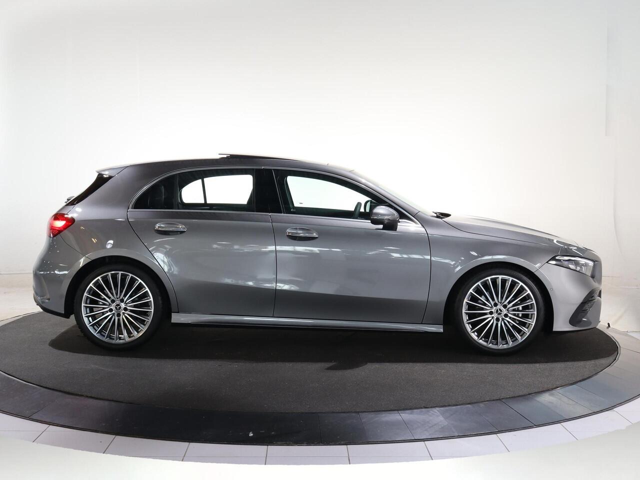 Mercedes-Benz A-KLASSE 180 Star Edition AMG Line LIMITED | Panoramaschuifdak | Head-up display | Multibeam LED | Elektrisch voorstoelen met geheugen