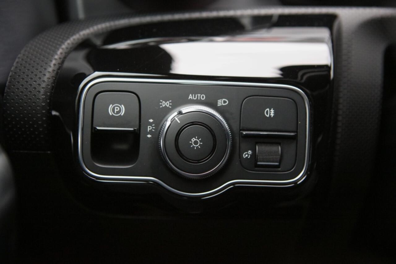 Mercedes-Benz A-KLASSE 250 e Bns Sol. AMG