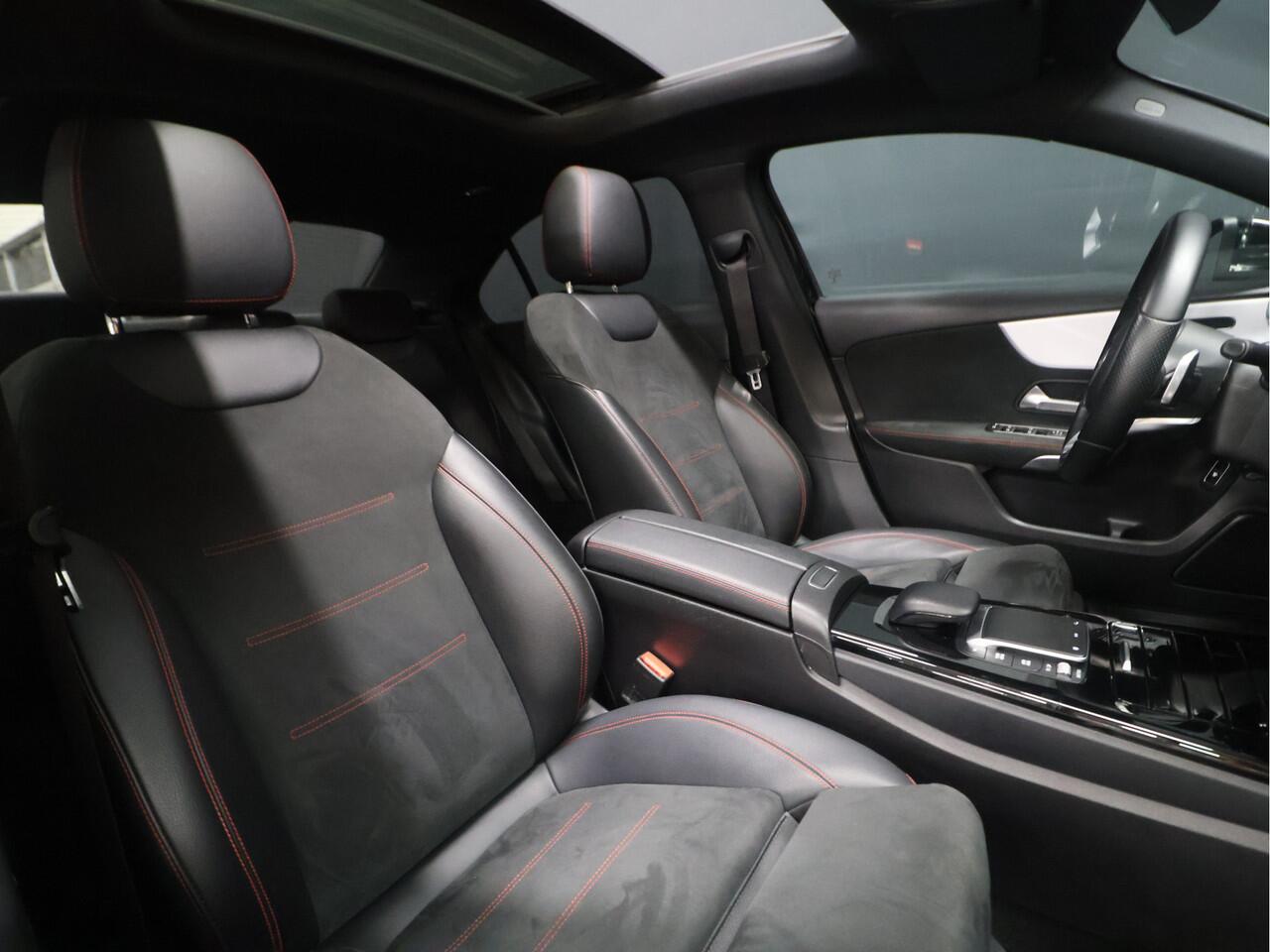 Mercedes-Benz A-KLASSE 200 AMG Sport *WEEKAANBIEDING* [SFEERVERLICHTING, SCHUIFKANTELDAK, CAMERA, PDC 360, MEMORY SEATS, STOELVERWARMING, CRUISE CONTROL, FLIPPERS, NAVIGATIE, NIEUWSTAAT]