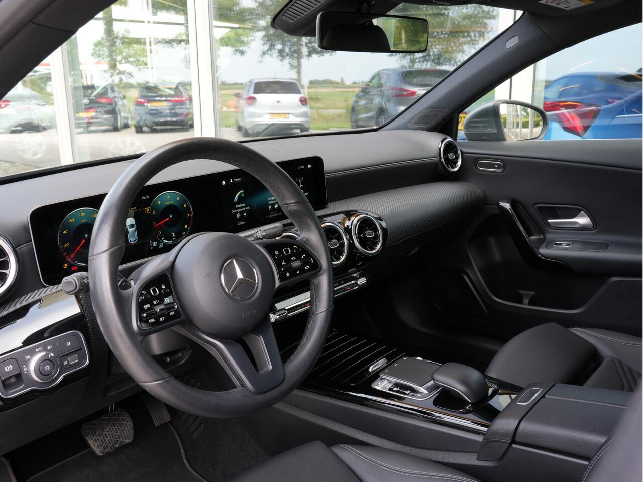 Mercedes-Benz A-KLASSE 180 Business Solution Automaat | Navigatie | Android/Apple Carplay
