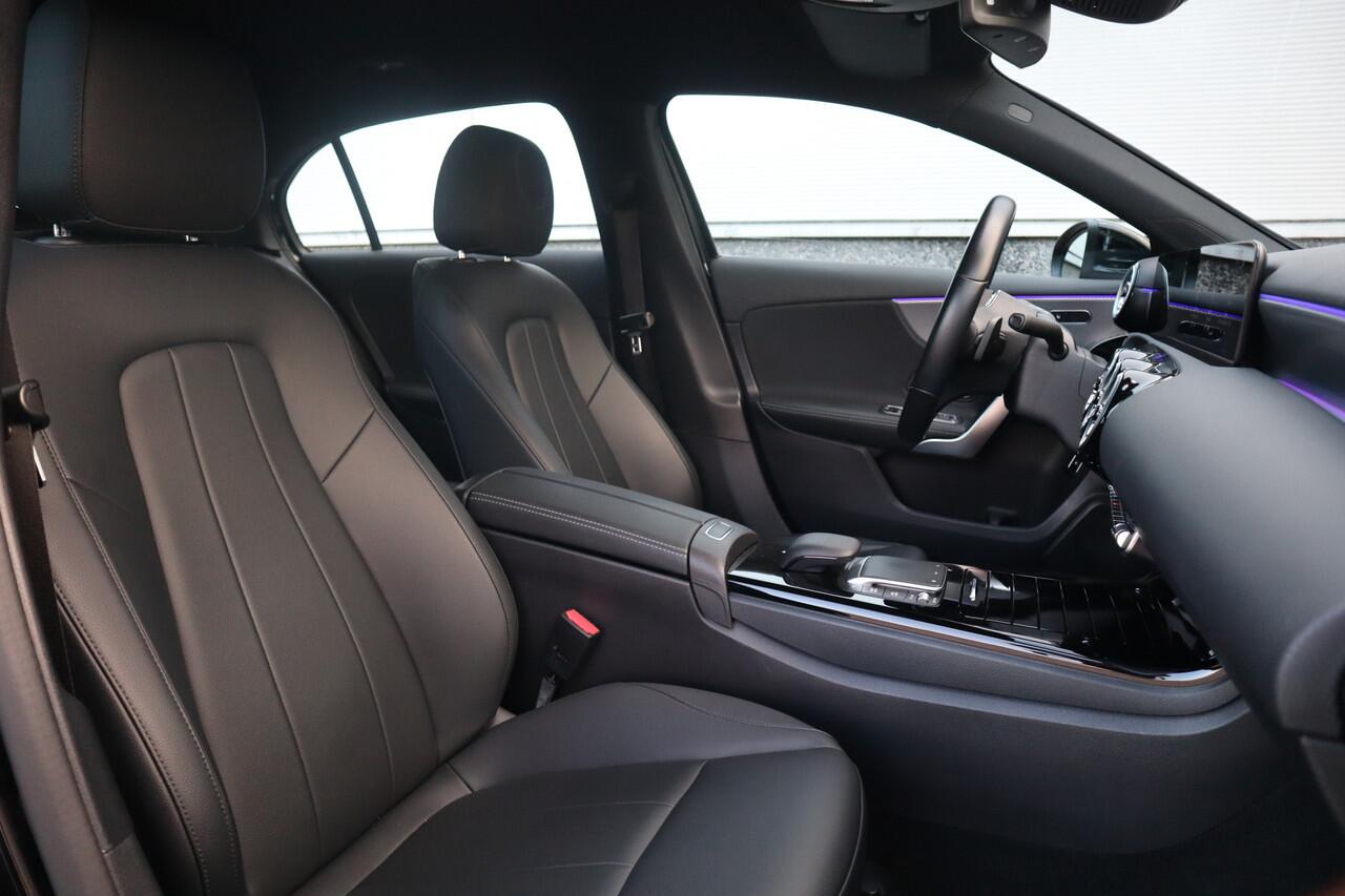 Mercedes-Benz A-KLASSE 250 e Luxury / SOH 93% / 19inch / Sfeer verlichting / Widescreen / Camera / Carplay /
