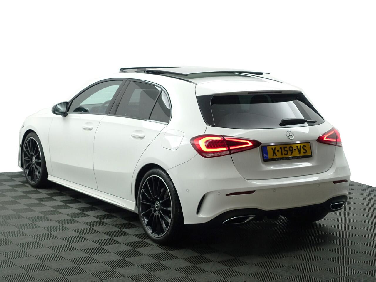 Mercedes-Benz A-KLASSE 250 AMG Night Edition Design aut- Panoramadak, Sfeerverlichting, Dynamic select, Lane Assist, Park Assist, Design Afwerking