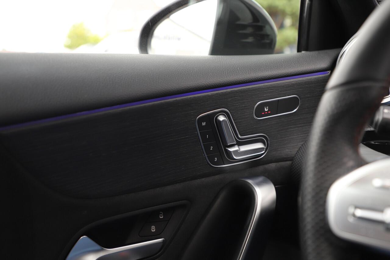 Mercedes-Benz A-KLASSE 220 AMG Aut7 | 190PK | Pano | Adaptief-onderstel | Sfeerverlichting | Burmester | Memory | Multibeam | ACC | Widescreen | 2019.