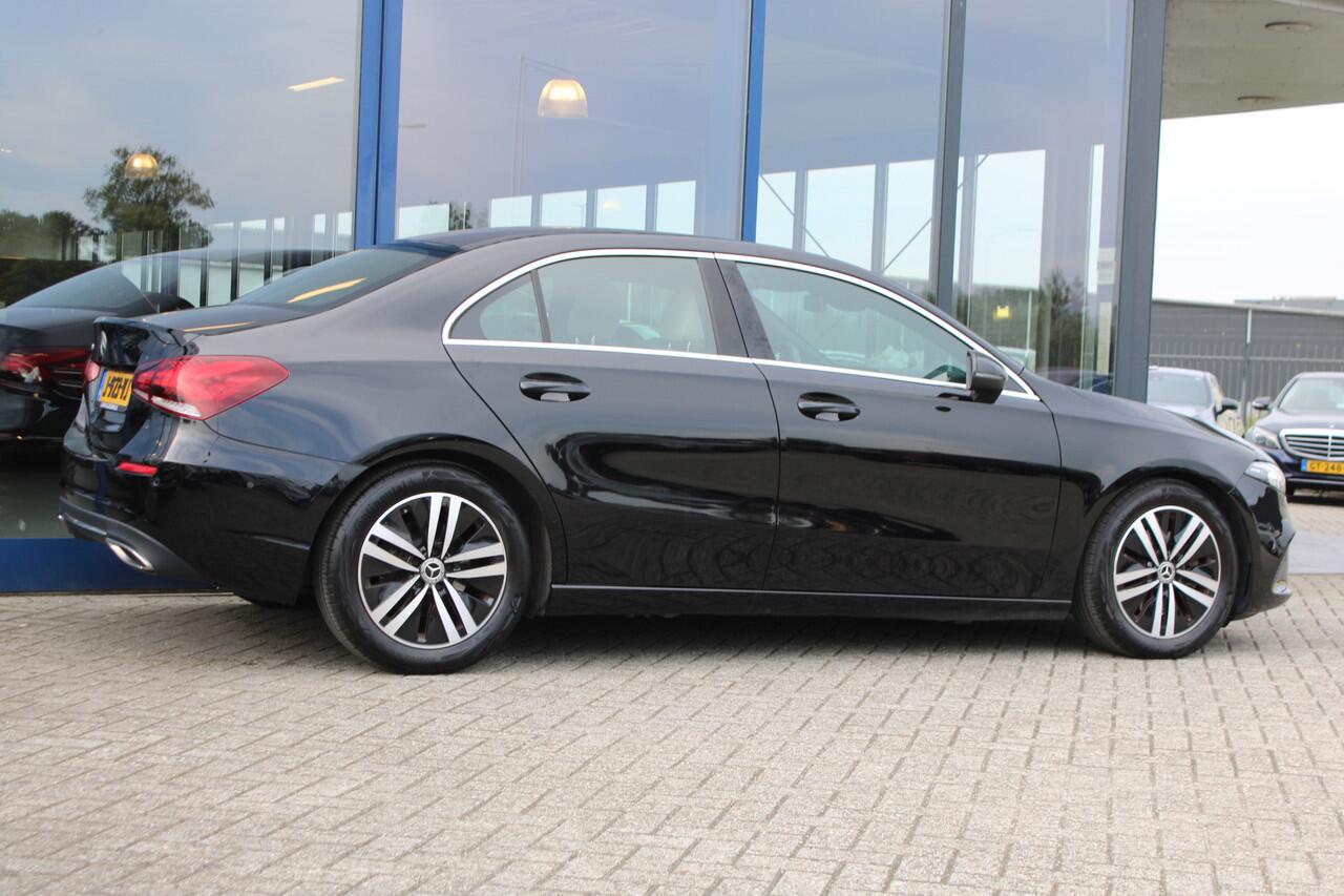 Mercedes-Benz A-KLASSE 200 AUT7 Business Solution Luxury LEDER SFEER WIDESCREEN NL AUTO