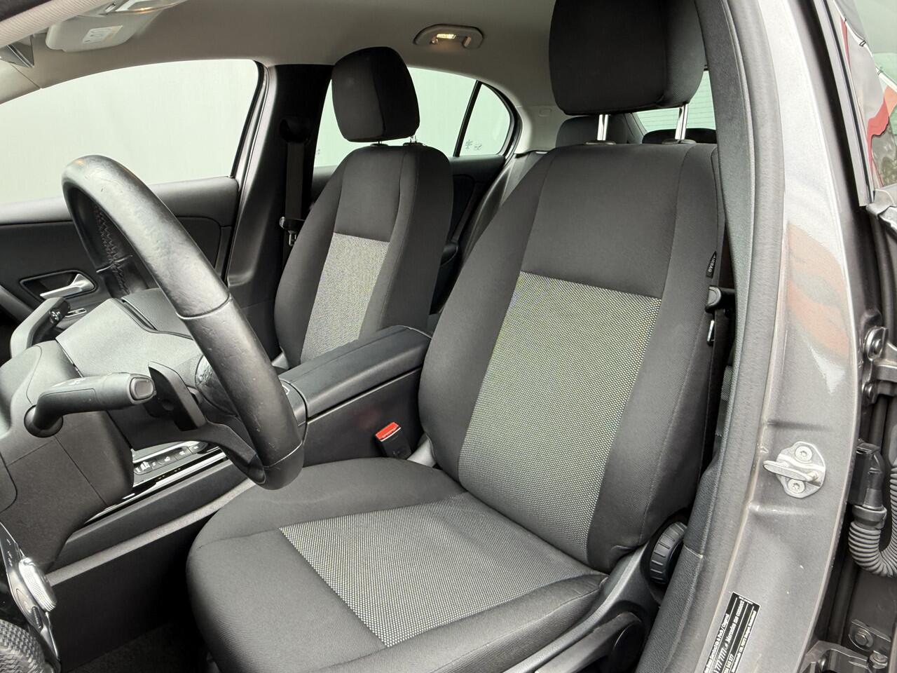 Mercedes-Benz A-KLASSE BWJ 2020 180 136 PK Business Solution AUTOMAAT | TREKHAAK | STOELVERW. | FULL LED | CAMERA | CARPLAY + ANDROID | NAVI | CLIMA | CRUISE | LMV | PDC