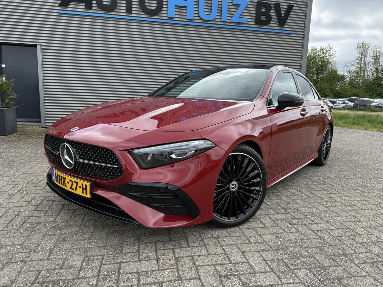 Mercedes-Benz A-KLASSE 180 AMG Line Star Edition 19 Inch Panoramadak Trekhaak Achteruitrijcamera
