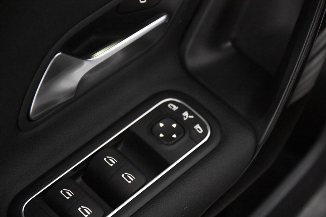 Mercedes-Benz A-KLASSE 200 *1ste Eigenaar*Leer*Navigatie*