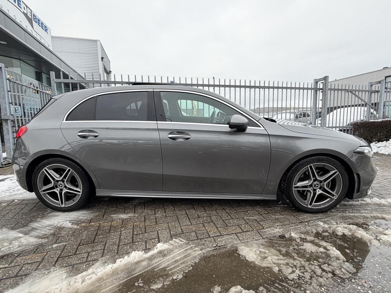 Mercedes-Benz A-KLASSE 180 AMG Pano-Dak | Trekhaak | Memory | Carplay | Camera |