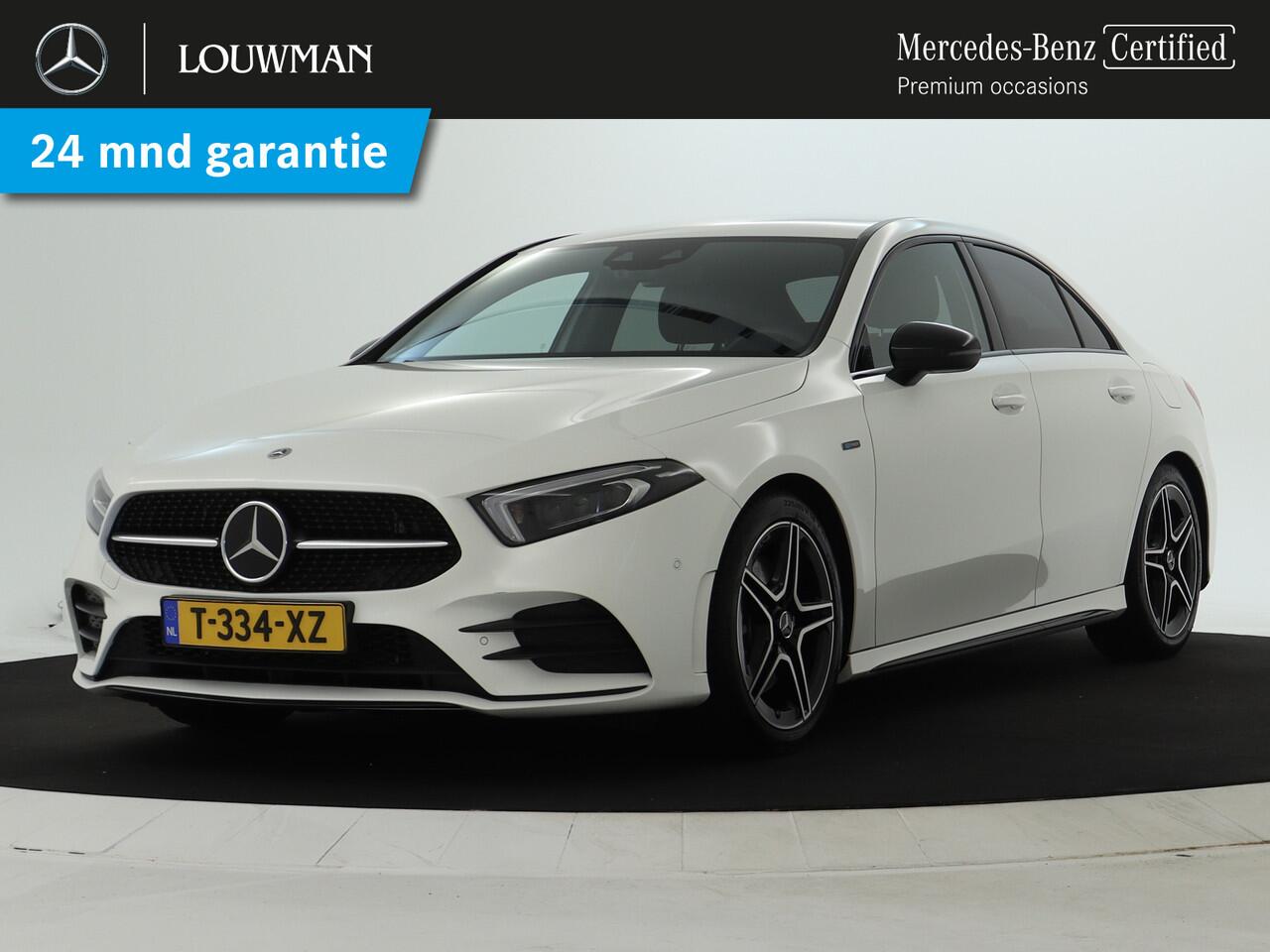 Mercedes-Benz A-KLASSE 250 e Sedan AMG Plug-In Hybride AMG Line | NIght Pakket | Trekhaak | Sfeerverlichting. Inclusief 24 maanden MB Certified garantie voor Europa.