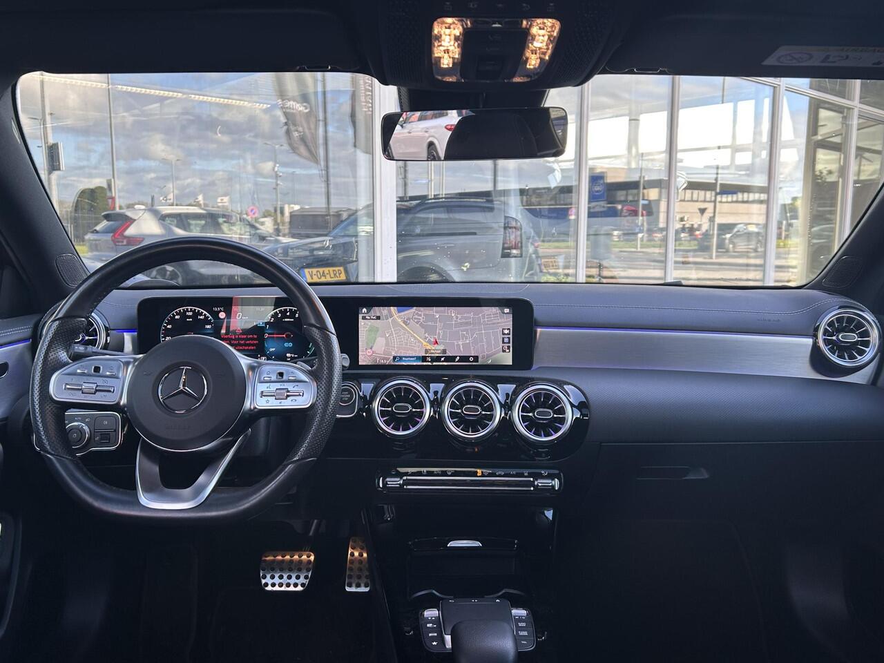 Mercedes-Benz A-KLASSE Limousine 250 e AMG Line | Panoramadak | Stoelverwarming | Cruise Control