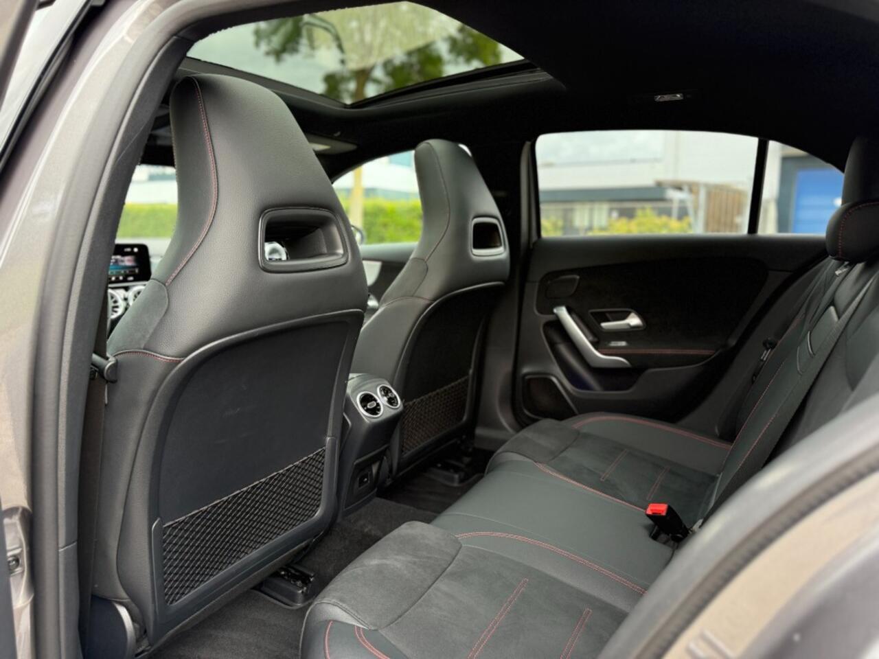 Mercedes-Benz A-KLASSE AMG Pano Sfeerverl Night Pakket