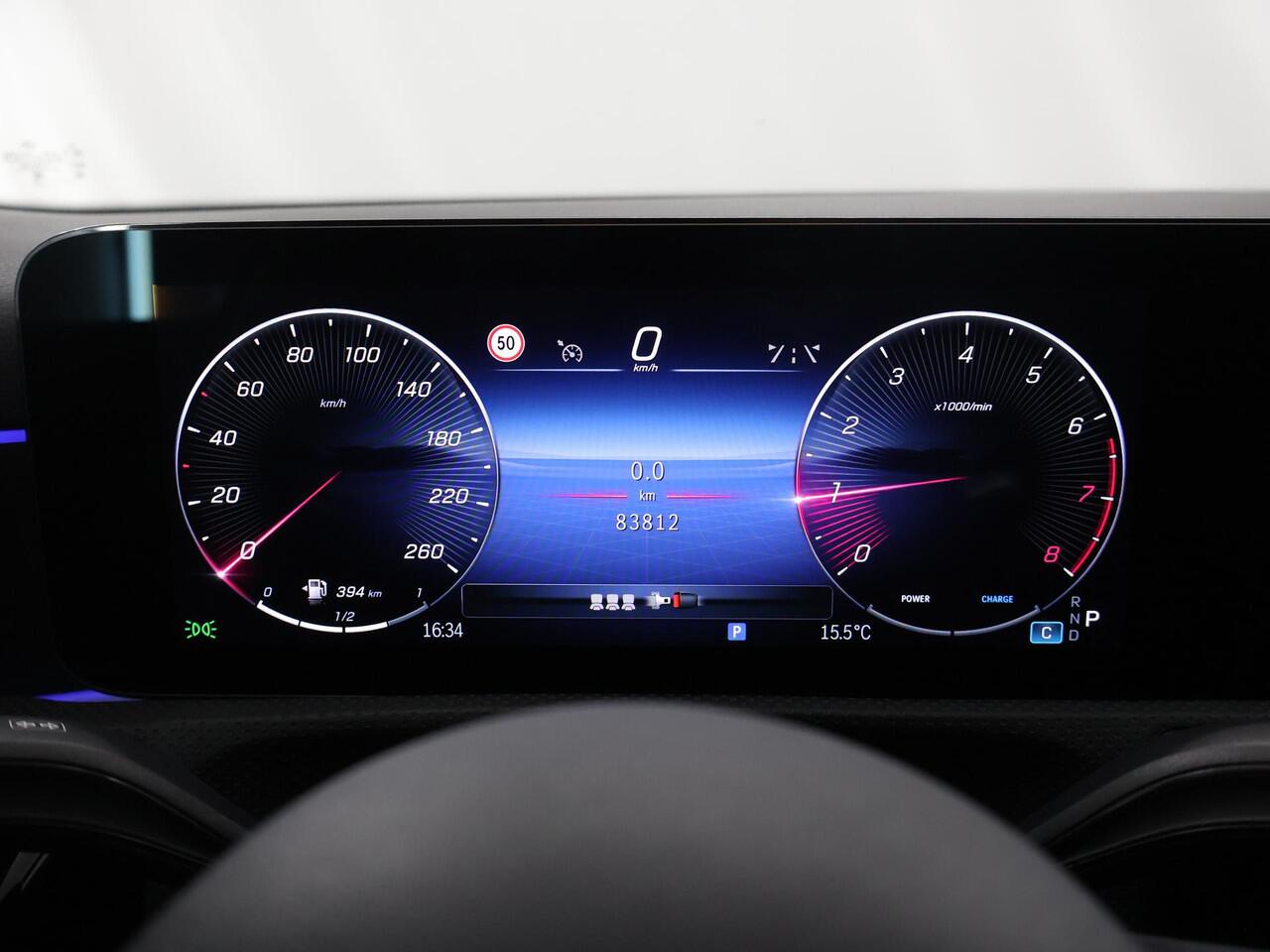 Mercedes-Benz A-KLASSE 180 AMG Line | Premium pack | Night pakket | Panoramadak | Stoelverwarming |