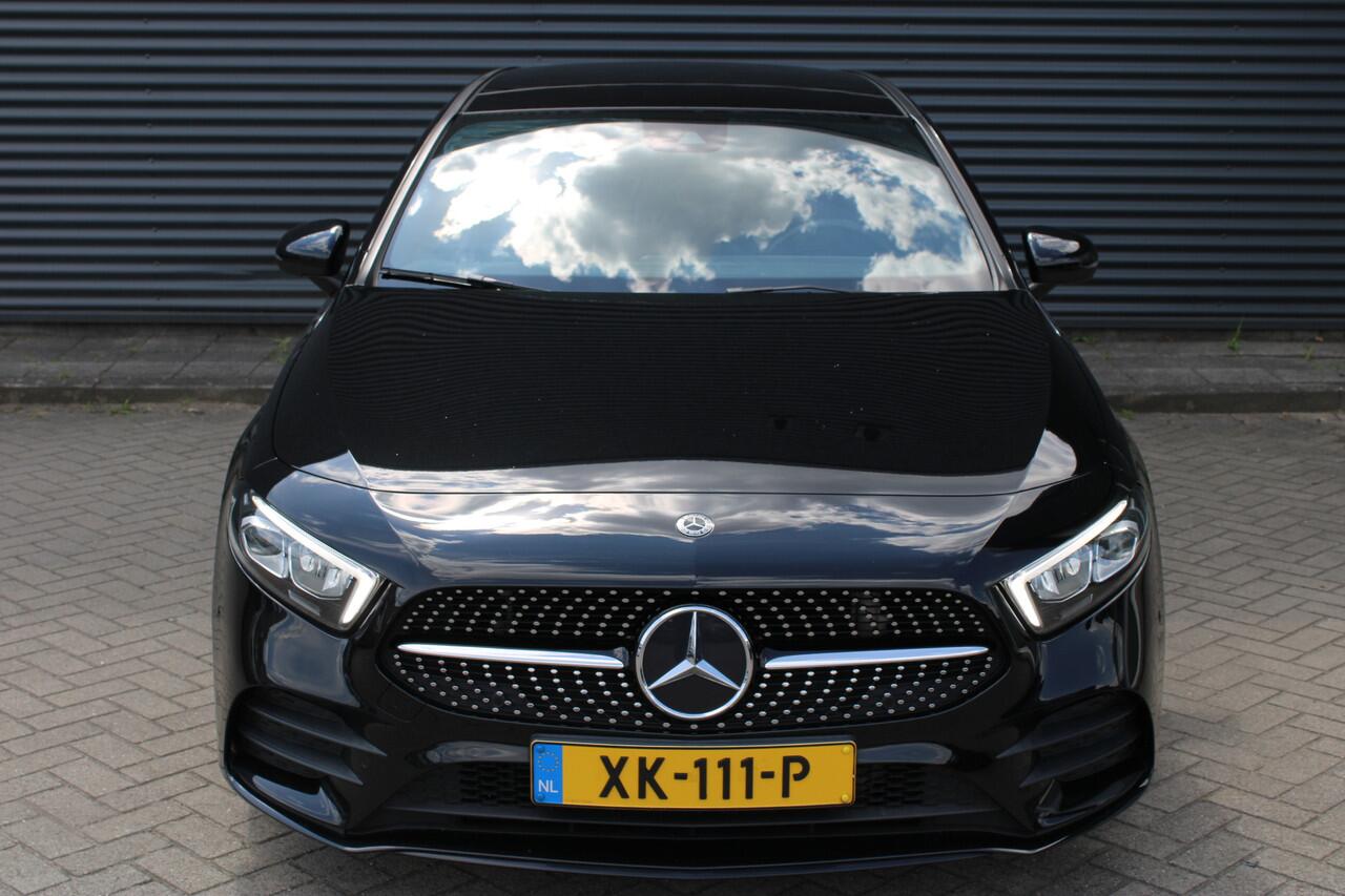 Mercedes-Benz A-KLASSE 200 AMG-Line Night Upgrade Panoramadak Camera