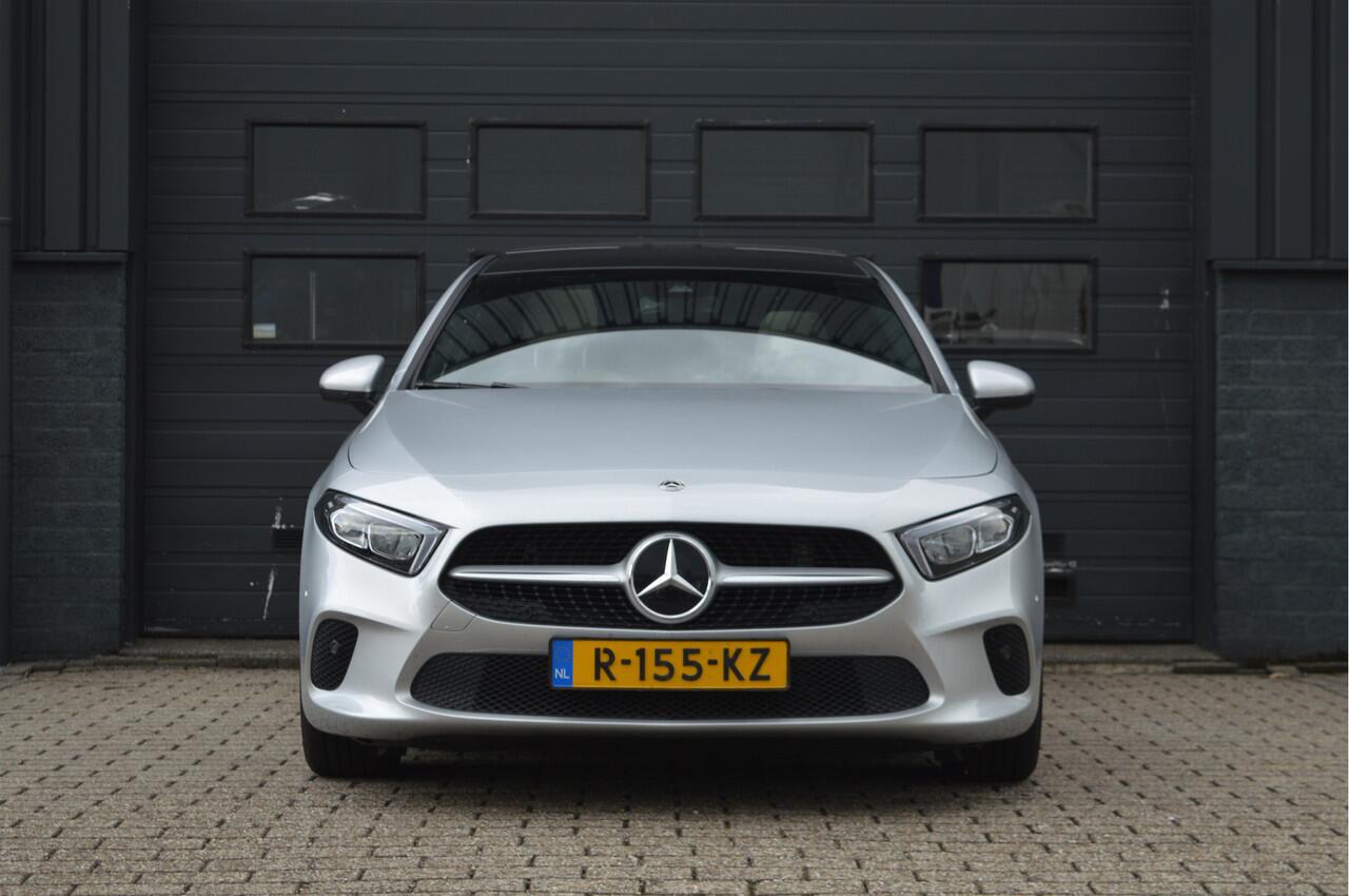 Mercedes-Benz A-KLASSE 180 Luxury Line | PANO | ACC | CAM | KEYLESS | SFEERVERLICHTING |