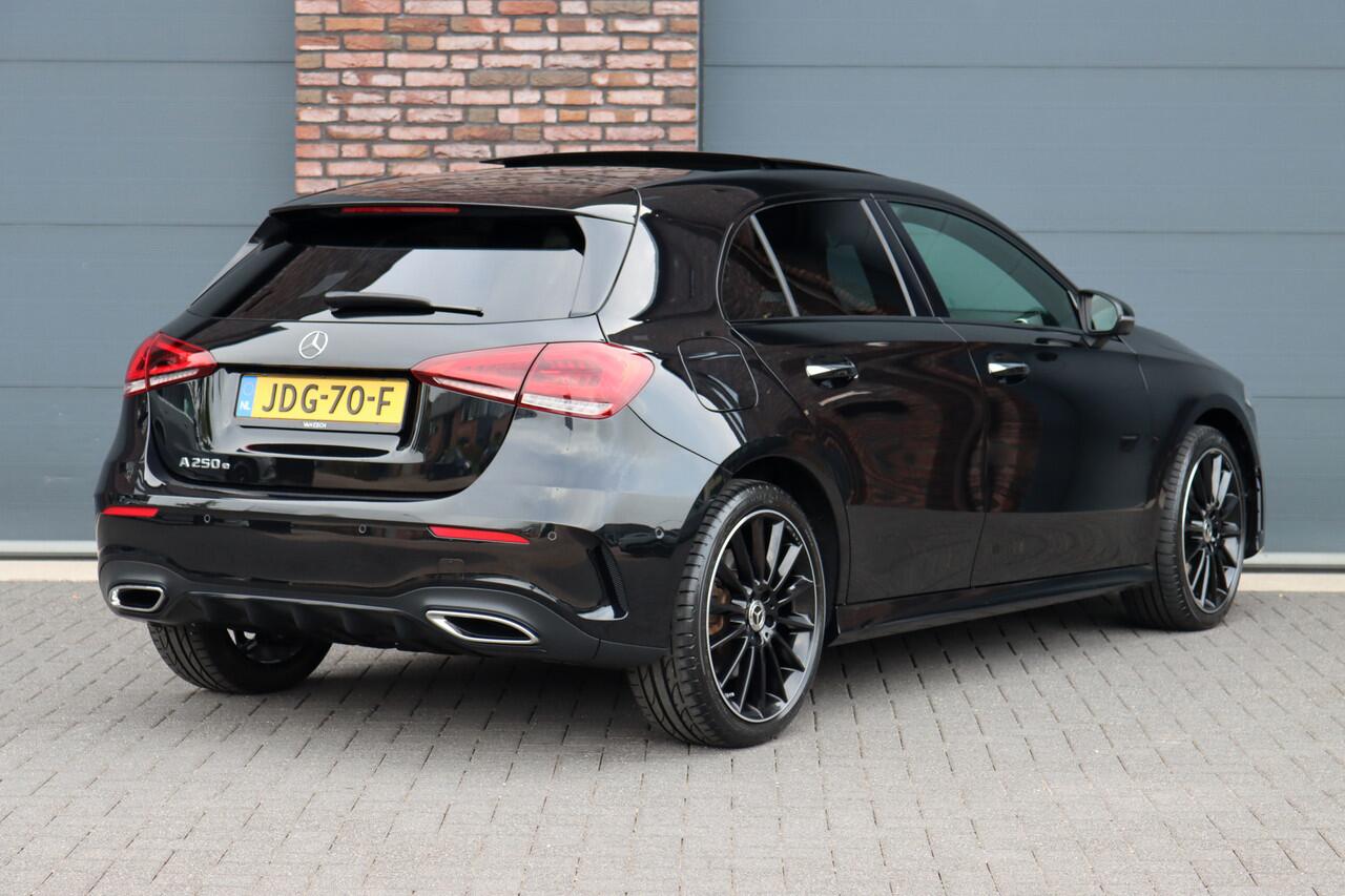 Mercedes-Benz A-KLASSE 250 e AMG Line Aut8 | Distronic+ | Burmester | HUD | Panoramadak | Memory | Surround Camera | Keyless Go | Nightpakket |