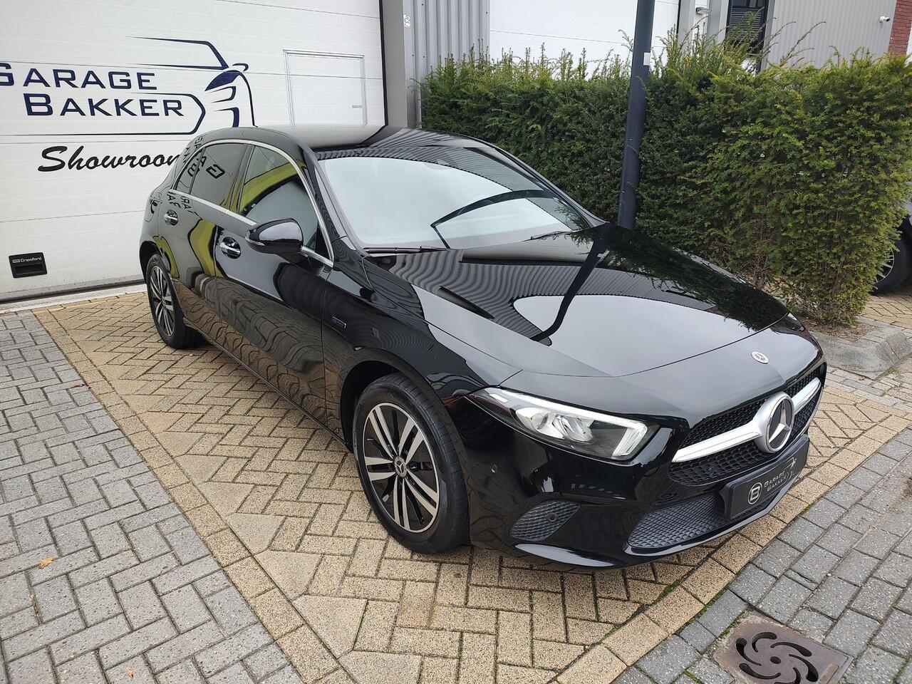 Mercedes-Benz A-KLASSE 250 e Business Line Plug-In Trekhaak Leder Carplay Navi Led 360-Camera Widescreen