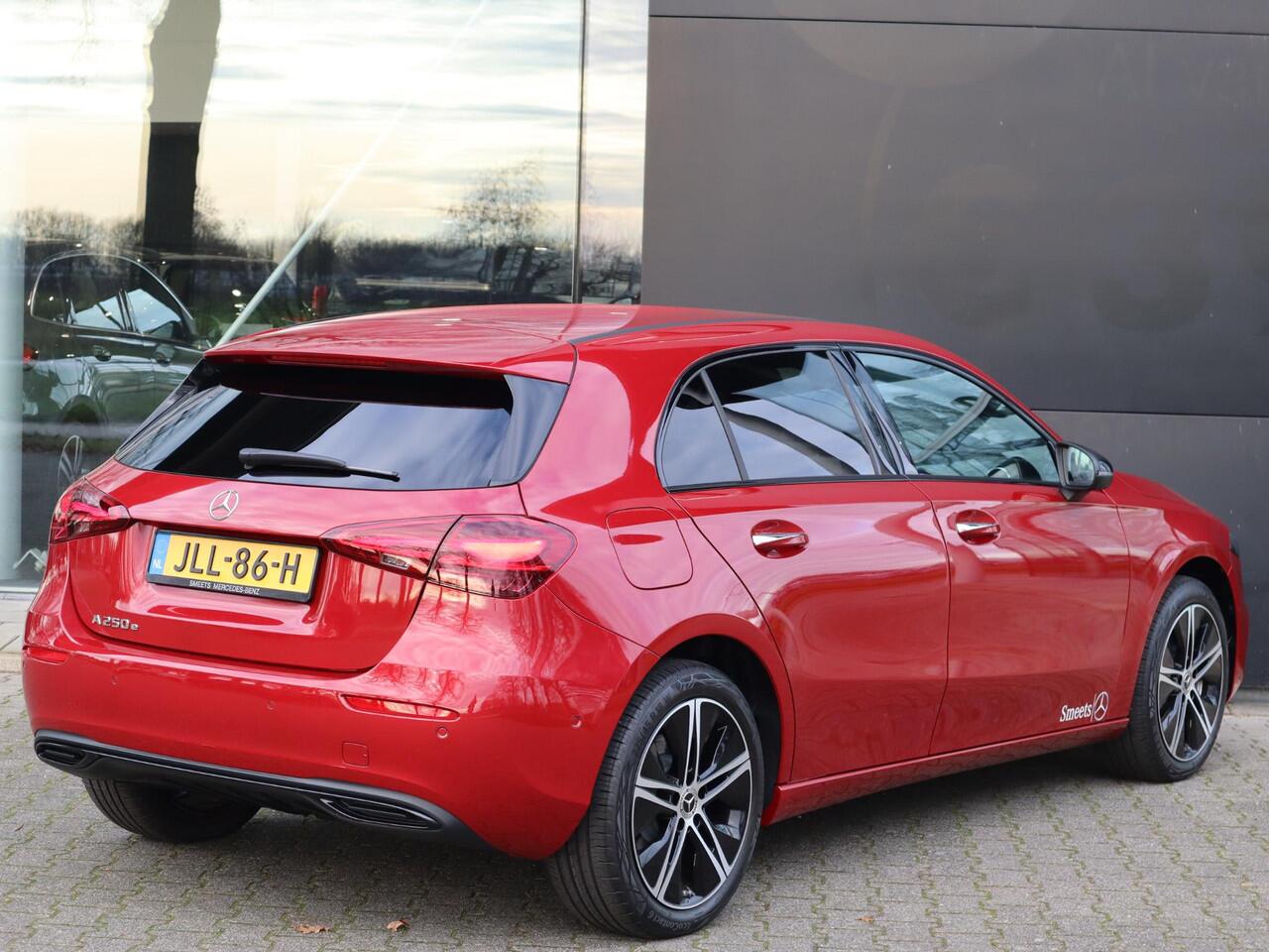 Mercedes-Benz A-KLASSE 250 e Star Edition AMG Line