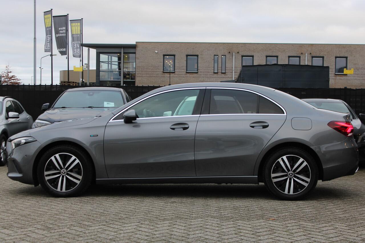 Mercedes-Benz A-KLASSE 250e AUT8 Premium LEDER CARPLAY WIDESCREEN SFEER CAMERA